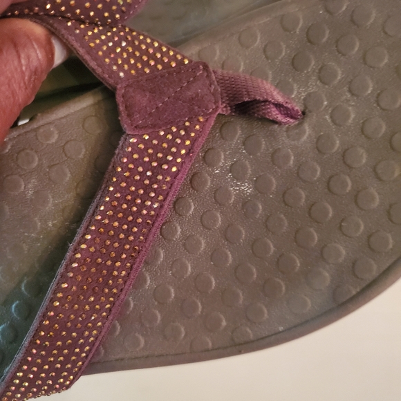 Vionic Sandals - Picture 4 of 9